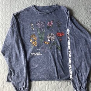 Long sleeve graphic tee